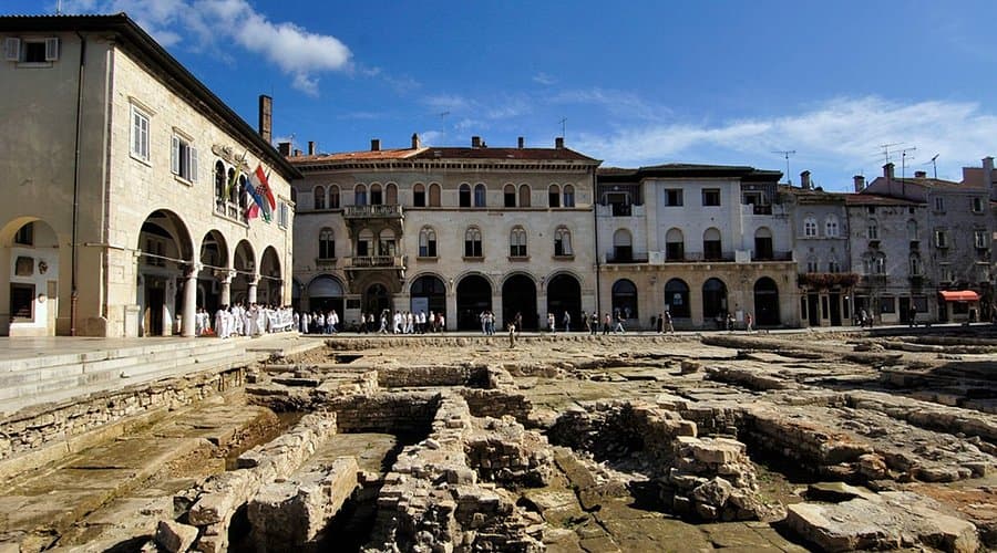 Forum Square historic center