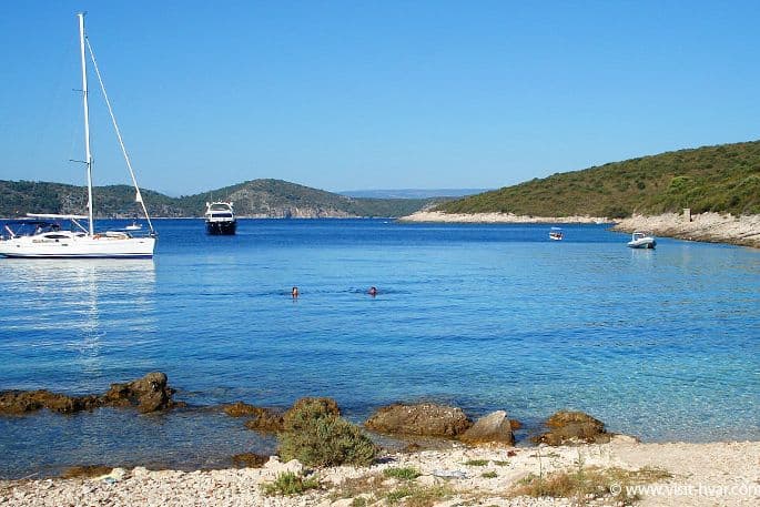 Vlaka & Ždrilca Bays